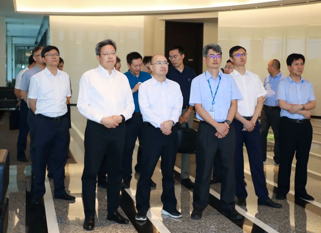 昆山市委书记吴新明,市领导沈一平陪同调研.